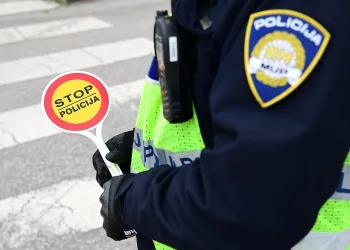 Nigerijac policiji u Vukovaru predočio dvije vozačke dozvole. Nijedna nije bila prava