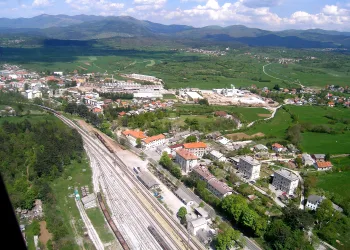 Slovenija je u šoku: U mirnom mjestu vozač kombija likvidirao učiteljicu na ulici i potom presudio sebi