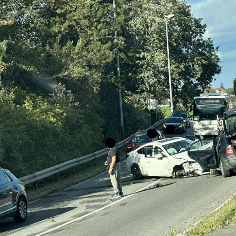 Frontalni sudar kod Zaprešića: Četvero ozlijeđenih u teškoj prometnoj nesreći