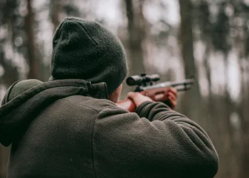 Podignuta optužnica protiv 85 osoba zbog lažnih lovačkih uvjerenja. Među optuženima i ravnatelj učilišta iz Lobora