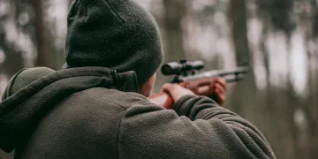 Podignuta optužnica protiv 85 osoba zbog lažnih lovačkih uvjerenja. Među optuženima i ravnatelj učilišta iz Lobora