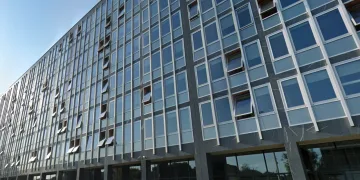 Još jedno komunističko čudovište u Zagrebu se raspada: Sud ide u mini obnovu. Malo ćete se pomučiti do nove lokacije….