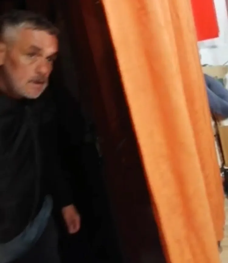 Evo tko je uhićeni stariji Torcidaš: Policija i dalje traga za muškarcima koji su prekinuli Dane srpske kulture u Splitu