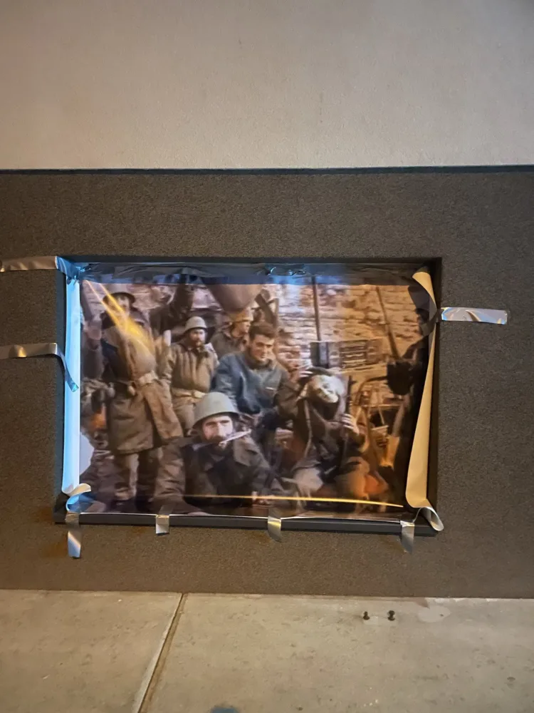 FOTO BBB u Vukovaru: Noćna izložba srpske kulture Ko o čemu – Srbi o herojima. Donosi li ovakve poteze Vlada RH ili RSK?