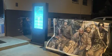 FOTO BBB u Vukovaru: Noćna izložba srpske kulture Ko o čemu – Srbi o herojima. Donosi li ovakve poteze Vlada RH ili RSK?