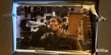 FOTO BBB u Vukovaru: Noćna izložba srpske kulture Ko o čemu – Srbi o herojima. Donosi li ovakve poteze Vlada RH ili RSK?