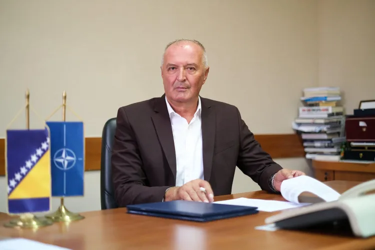 Helez odbio slijetanje mađarskog vojnog zrakoplova u Banju Luku: Orbán i Szijjártó godinama otvoreno podržavaju Dodika u njegovim postupcima koji potkopavaju suverenitet