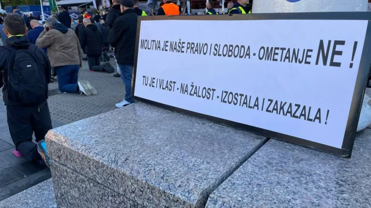 Muška molitva krunice održana na Trgu bana Jelačića. Stigli i prosvjednici