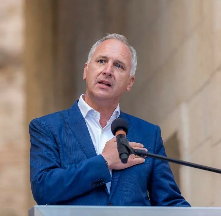 Krstulović Opara o prosvjedima: Antife i ostale škovace… Gamad jugoslovenska… Protuustavni ste