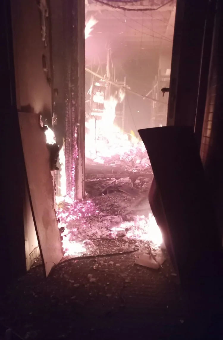 FOTO Požar progutao Vjesnikov neboder: Bila je tu i arhiva Porezne uprave. Radio Laganini. Sportski savezi..