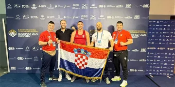 VIDEO Pjevač Thompson uputio poruku boksaču Thompsonu: Ti si Hrvat pobjednik!