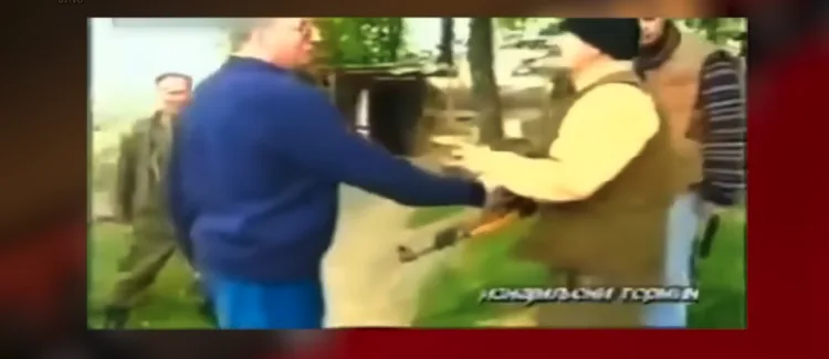 VIDEO Sarajevo Safari: Bosanski stručnjaci ocijenili da Vučić u ruci na položaju iznad Sarajeva drži snajper. Postoje snimke…