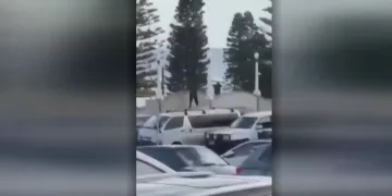 Svjedok napada na plaži Bondi: Teroristi su pucali 20 minuta po ljudima. Četvero policajaca se smrzlo. Nisu uzvratili…