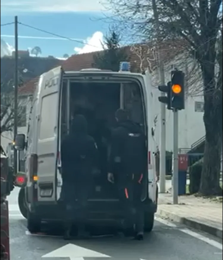 Snimka policajca koji u marici mlati uhićenog izazvala buru: Evo što kaže policija