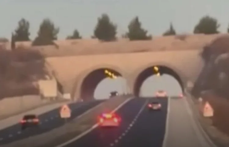VIDEO Drama na A1: Auto pun migranata vozio u krivom smjeru na autocesti. Uslijedila je potjera….