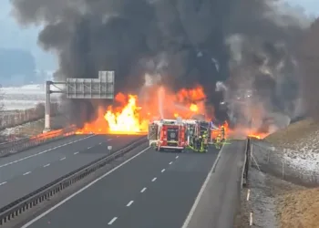 VIDEO Užas na autocesti u Sloveniji: Nakon sudara s kombijem eksplodirala cisterna