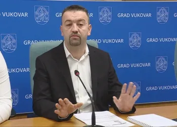 Pavliček smanjuje plaće i dotacije braniteljima. Zaposlio SDSS-ovku bez natječaja na lukrativno mjesto. Vraća li dug s izbora?