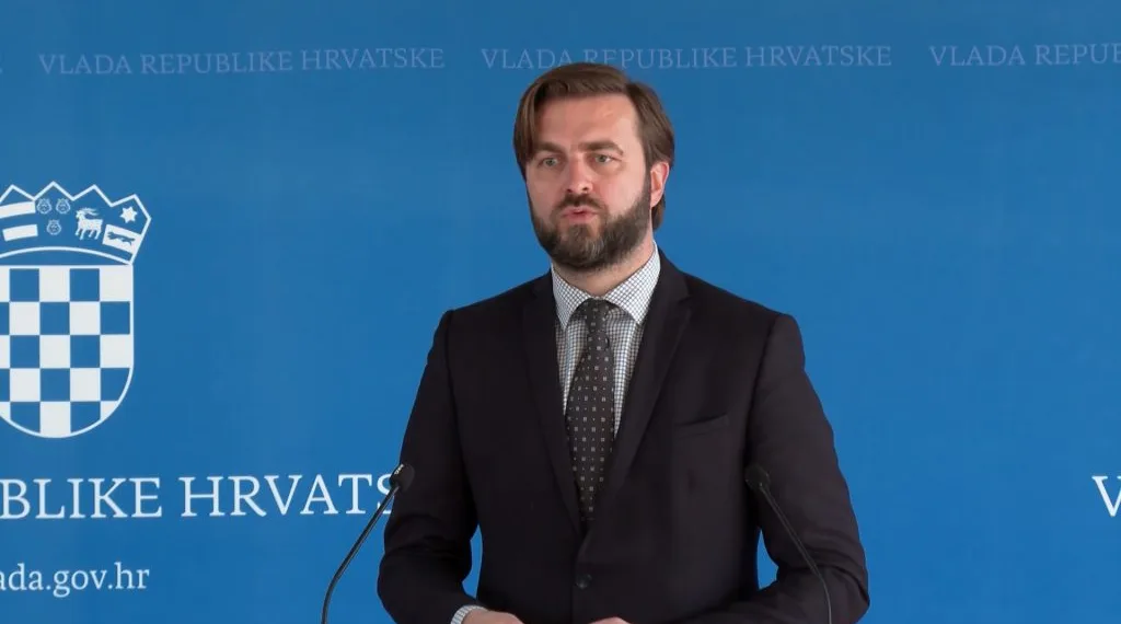 Tomislav Ćorić (tć) preuzima Ministarstvo financija: Ide na puno manju plaću. Razveden je i ima brod. Mali…