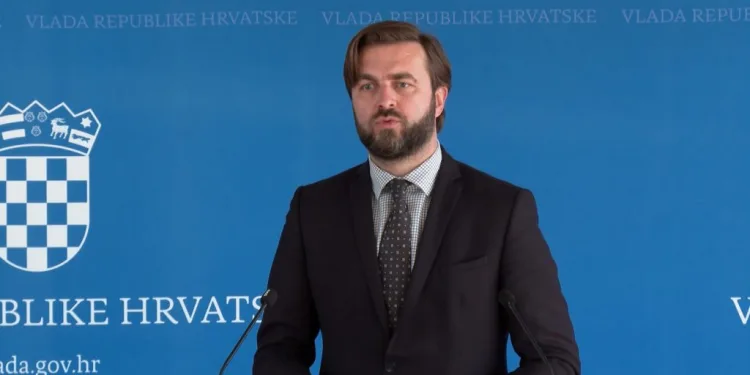 Tomislav Ćorić (tć) preuzima Ministarstvo financija: Ide na puno manju plaću. Razveden je i ima brod. Mali…