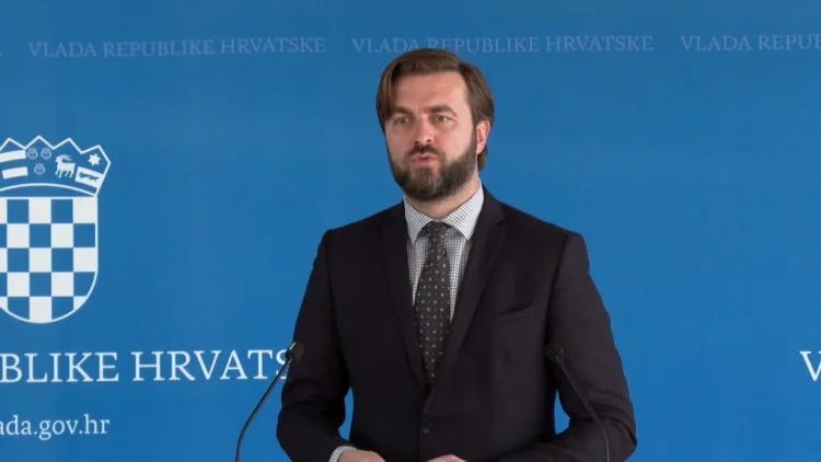 Tomislav Ćorić (tć) preuzima Ministarstvo financija: Ide na puno manju plaću. Razveden je i ima brod. Mali…