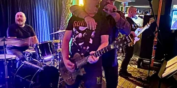 Valentinovo u Melinu: Pozdrav Novom valu i čestitke na zarukama basistu Prljavog kazališta