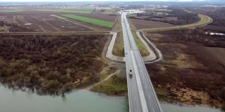 VIDEO Srbi pronašli Ustaše u nasipu. Gradila ga firma povezana s Dodikom. Hoće li joj Tomašević zabraniti rad u Zagrebu?