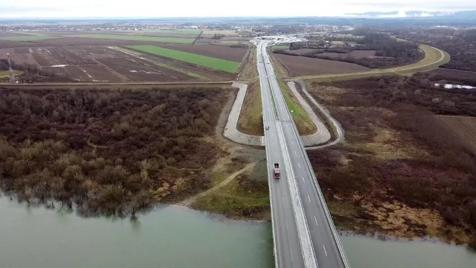 VIDEO Srbi pronašli Ustaše u nasipu. Gradila ga firma povezana s Dodikom. Hoće li joj Tomašević zabraniti rad u Zagrebu?