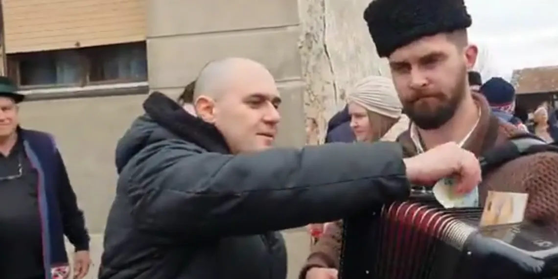 VIDEO Dabri su svirala dva policajca kad je za Pupovca zapjevao grobnicu od zlata u Madridu