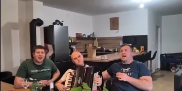 VIDEO Pojavila se starija snimka. Dabro svira i čak ne otvara usta kako se branio Porfirije. Drugi pjevaju o grobnici od zlata