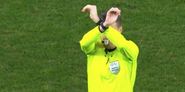 VIDEO Kaos i prekid utakmice Lige prvaka po protokolu zbog rasisma: Evo što je navodno igrač Benfice rekao Realovom Viniciusu