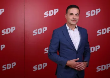Nije dugo trajao: Nekad popularni voditelj RTL-a torpediran nakon kratkog vremena iz SDP-a