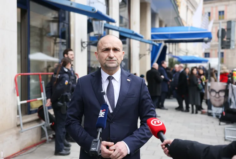 Anušić u Njemačkoj o obrambenoj suradnji Hrvatske s Albanijom i Kosovom