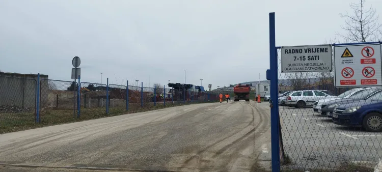 Nova Tomaševićeva ludost: Umjesto zatvaranja Jakuševca stiže još 8000 tona otpada od Vjesnika. Tvrdi udruga…