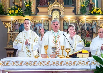 Košić na Stepinčevo: Do dana današnjega na nj se nabacuju neznalice i mrzitelji Crkve lažima i žele zasjeniti njegov svetački lik