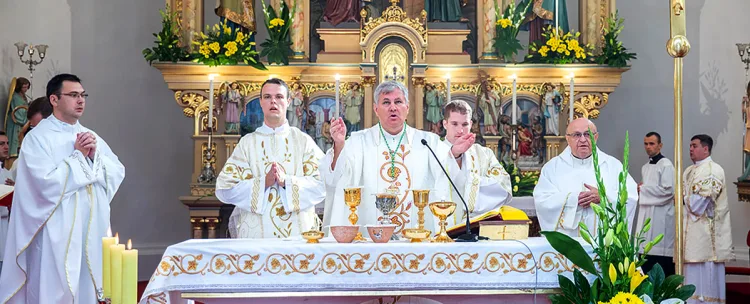 Košić na Stepinčevo: Do dana današnjega na nj se nabacuju neznalice i mrzitelji Crkve lažima i žele zasjeniti njegov svetački lik