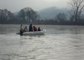Drama na Uni: Najmanje jedan poginuli migrant. Policajci čuli zapomaganje u rijeci…