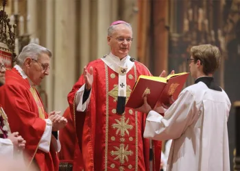 Nadbiskup Kutleša na Cvjetnicu: Isti ljudi koji danas mašu granama sutra viču – Raspni ga!