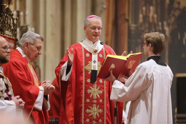Nadbiskup Kutleša na Cvjetnicu: Isti ljudi koji danas mašu granama sutra viču – Raspni ga!