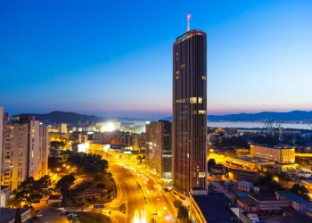 Drama u Splitu: Skočio s najvećeg nebodera u Hrvatskoj i doskočio na krov Smarta…