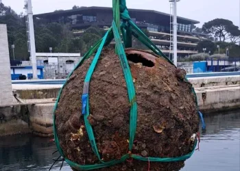 Uklonjena protubrodska mina iz uvale Lone kod Rovinja