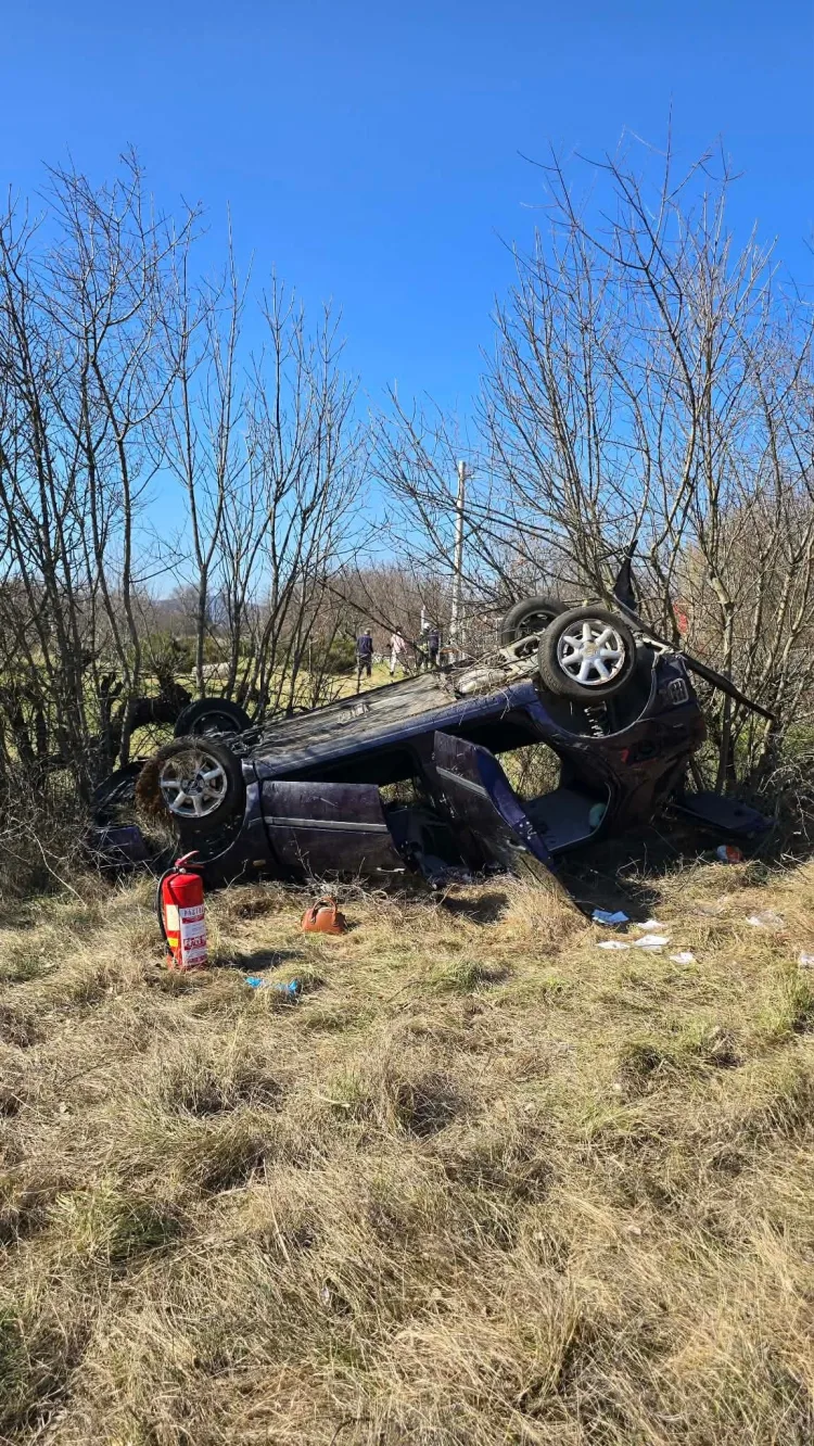 Užas u Dicmu: Četiri djevojke u autu sletjele s ceste. Dvije se u bolnici bore za život