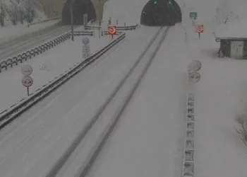 Snijeg je u srijedu ponovno zabijelio Gorski kotar. Sljedeći tjedan još jedan ugriz zime…