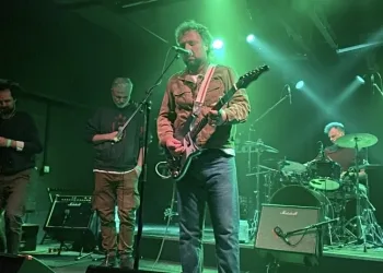 FOTO Tri sjajna benda su zasjala na pozornici Vintage Industrial Bara