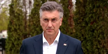 Plenković tvrdi da su u Možemo i SDP-u licemjeri: Na sreću Hrvati vide tko je tko; Najavio i uvođenje plivajućeg PDV-a