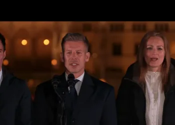 VIDEO Zvali su ga Mali Orban. Sad je do nogu potukao velikog. Tko je Peter Magyar?
