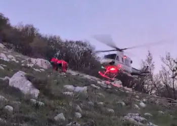 VIDEO Spašen Britanac koji se srušio s paraglajderom