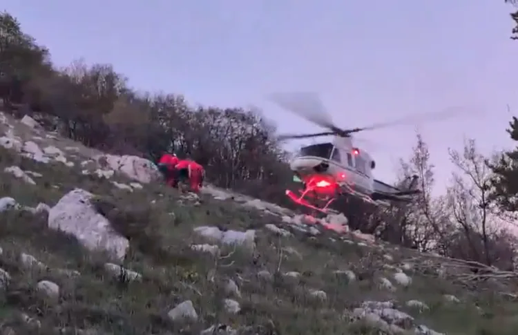 VIDEO Spašen Britanac koji se srušio s paraglajderom