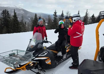 VIDEO Poznata RTL-ova voditeljica teško je stradala na skijanju: Evo kako se oporavlja….