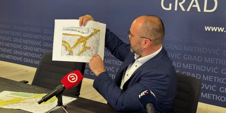 Afera tetak: Veliki borac protiv korupcije Grmoja prenamijenio je zemljište i obogatio tetka… Tvrdi Milan…