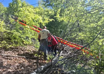 FOTO Pao motorni zmaj kod Omanovca: Unesrećeni prevezen helikopterom u bolnicu